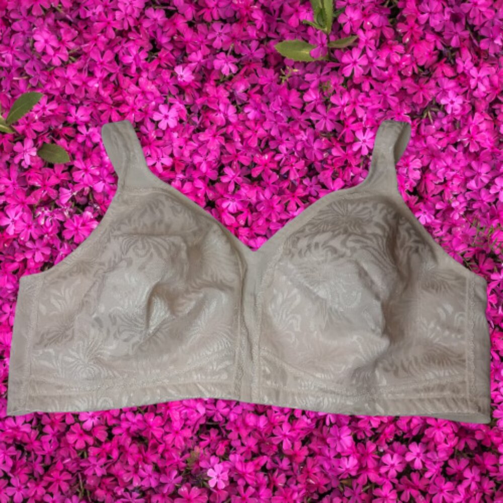 Wireless Generic Bra with Adjustable Straps in Nude Size 48G NWOT